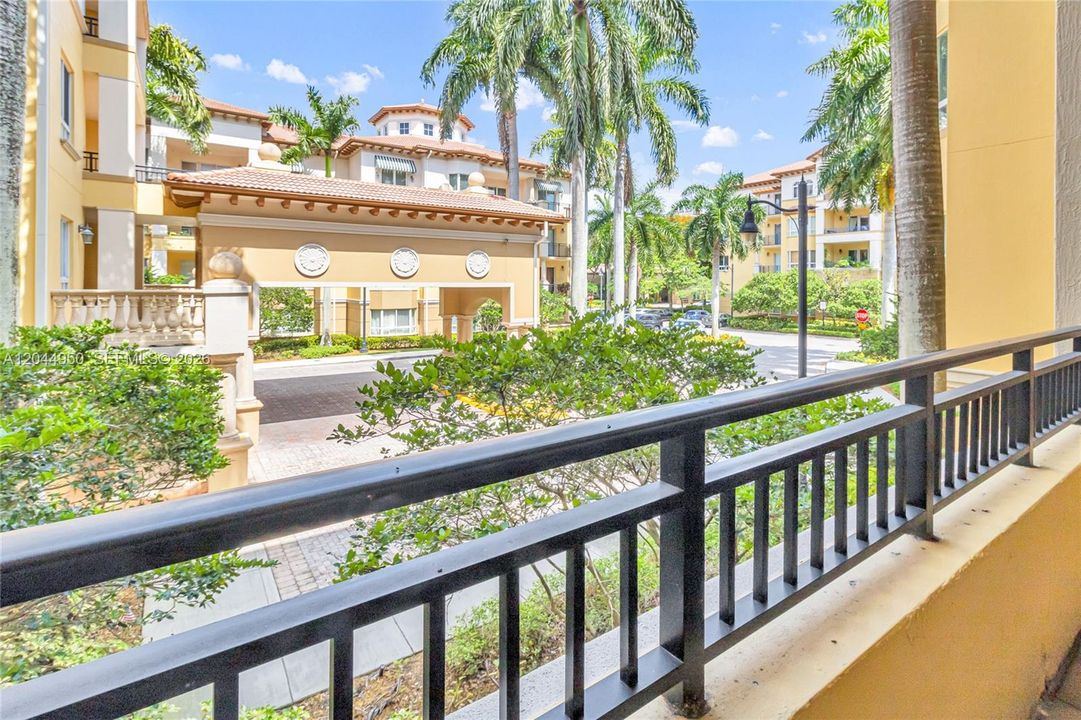 На продажу: $499,900 (2 спален, 2 ванн, 1290 Квадратных фут)