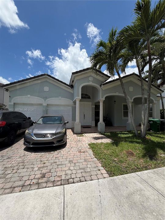 For Sale: $880,000 (4 beds, 3 baths, 2326 Square Feet)