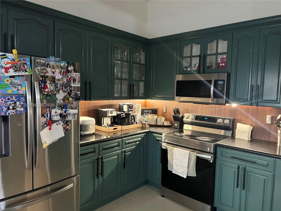 For Sale: $880,000 (4 beds, 3 baths, 2326 Square Feet)