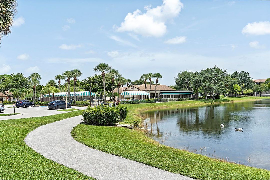 7844 Willow Springs - - 052