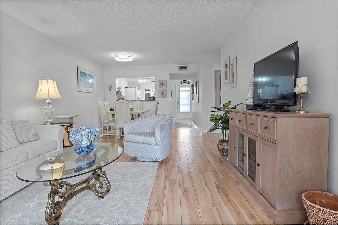 7844 Willow Springs - - 031