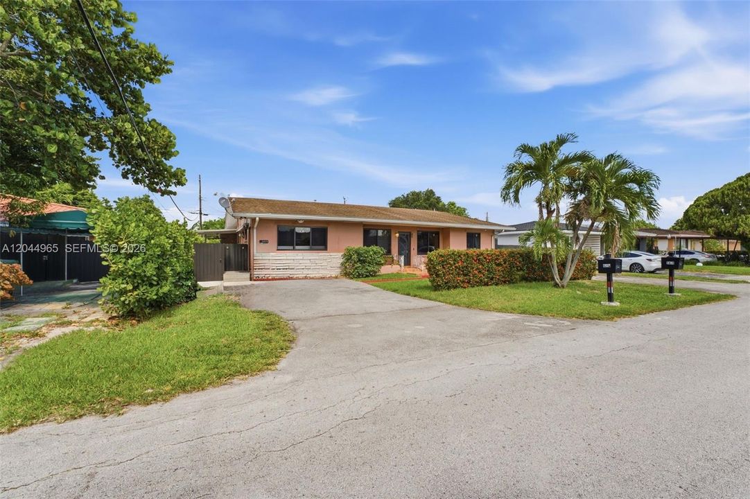 For Sale: $837,000 (4 beds, 2 baths, 2247 Square Feet)