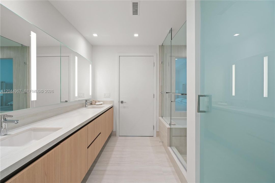 For Rent: $6,000 (1 beds, 1 baths, 0 Square Feet)