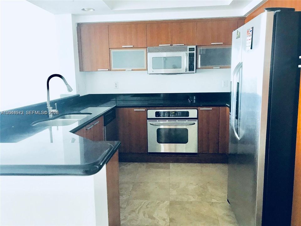 В аренду: $3,600 (3 спален, 3 ванн, 1801 Квадратных фут)