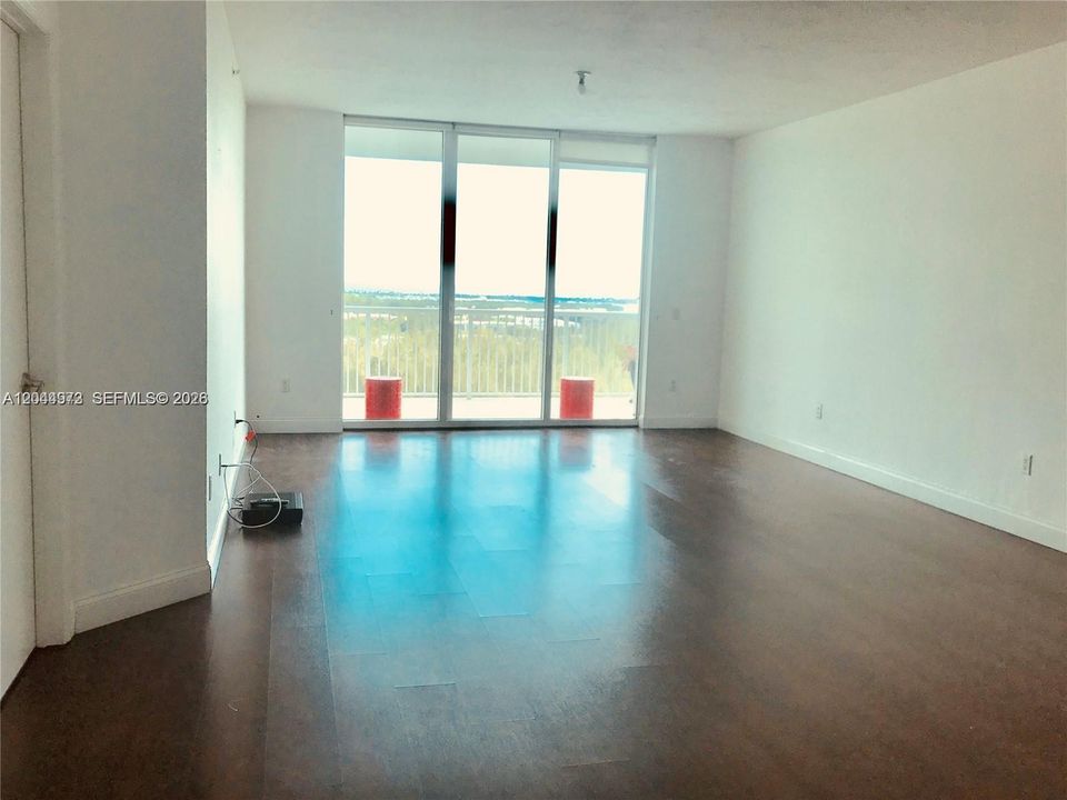 В аренду: $3,600 (3 спален, 3 ванн, 1801 Квадратных фут)