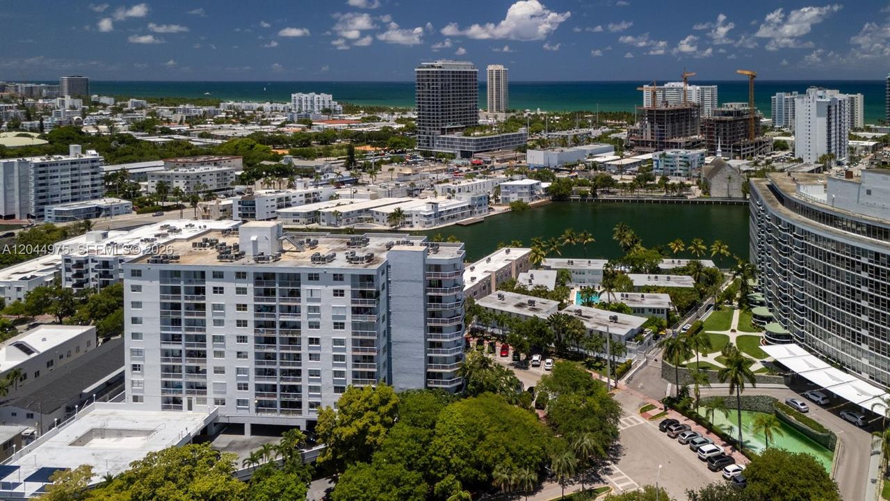 For Rent: $2,300 (1 beds, 1 baths, 780 Square Feet)