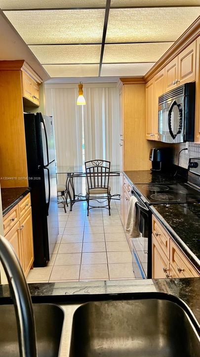 В аренду: $2,550 (2 спален, 2 ванн, 1230 Квадратных фут)