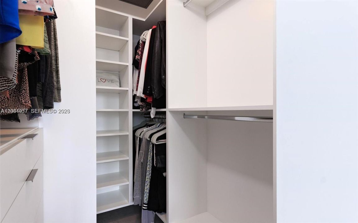 В аренду: $4,850 (2 спален, 2 ванн, 868 Квадратных фут)