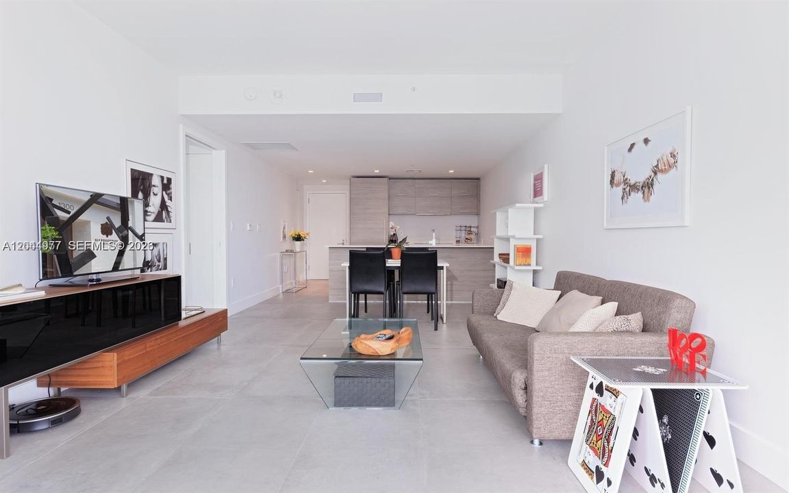 В аренду: $4,850 (2 спален, 2 ванн, 868 Квадратных фут)