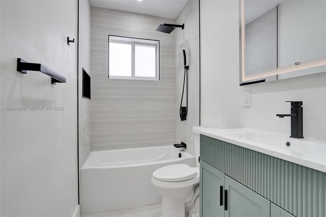 На продажу: $649,999 (4 спален, 2 ванн, 1770 Квадратных фут)