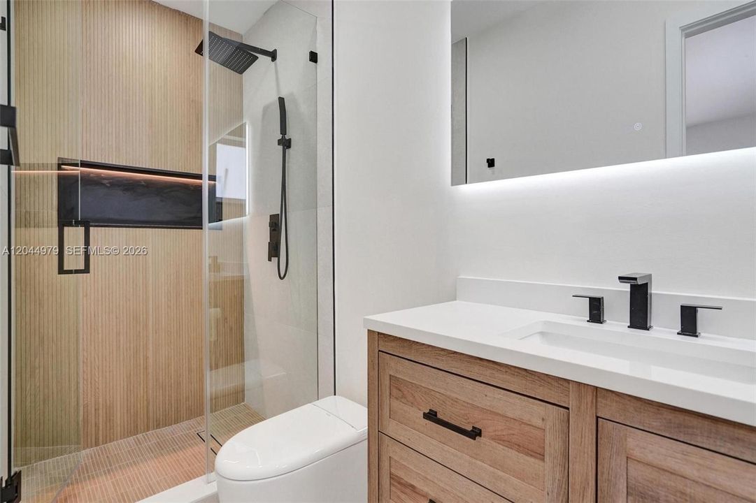 На продажу: $649,999 (4 спален, 2 ванн, 1770 Квадратных фут)