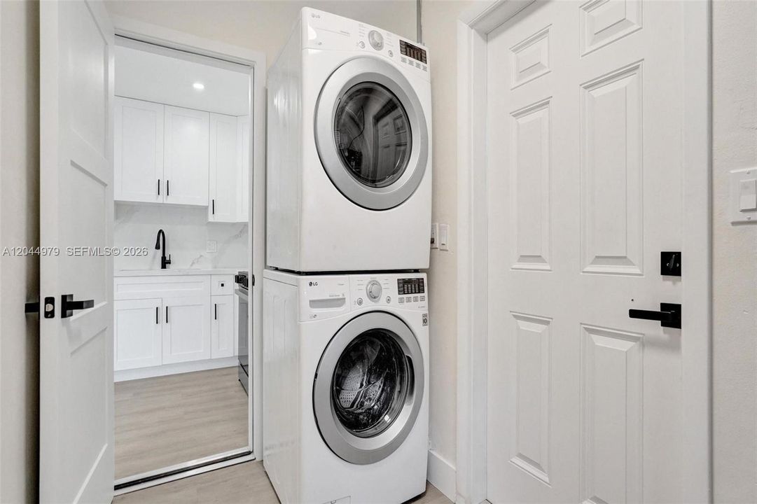 На продажу: $649,999 (4 спален, 2 ванн, 1770 Квадратных фут)