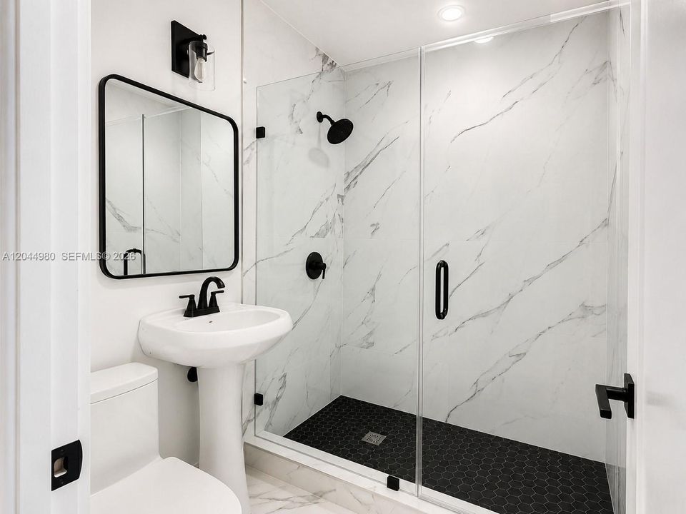 For Rent: $2,500 (3 beds, 1 baths, 1100 Square Feet)