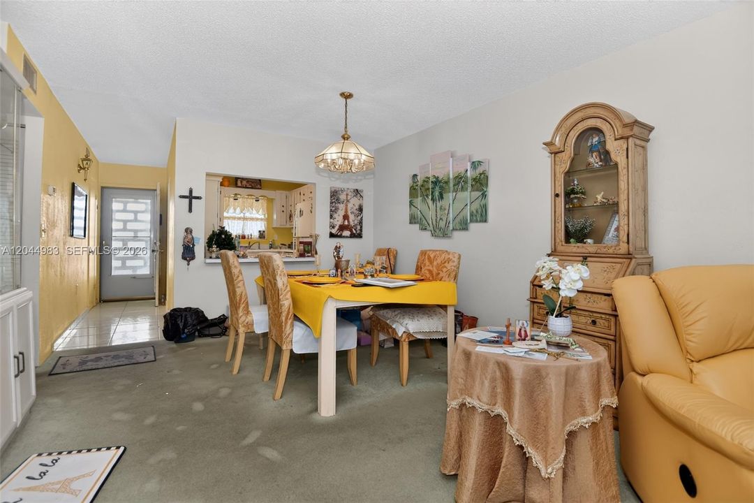 На продажу: $169,000 (2 спален, 2 ванн, 1030 Квадратных фут)