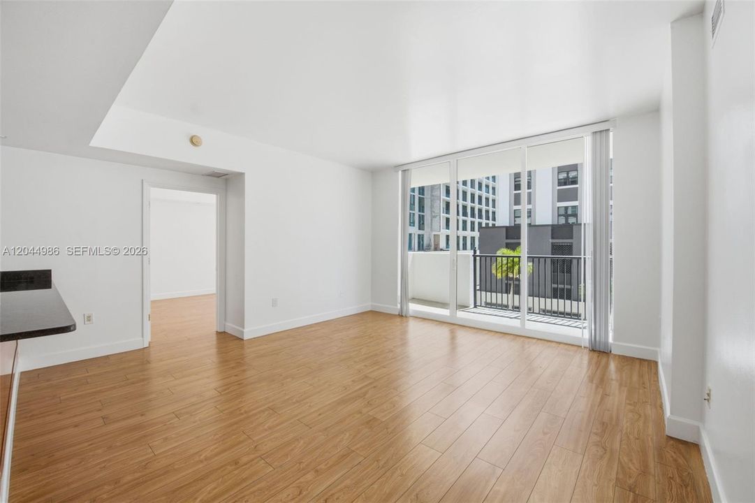В аренду: $3,400 (2 спален, 2 ванн, 970 Квадратных фут)