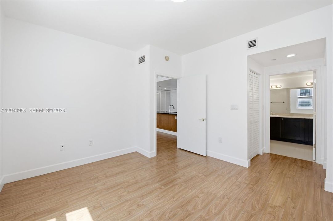 В аренду: $3,400 (2 спален, 2 ванн, 970 Квадратных фут)