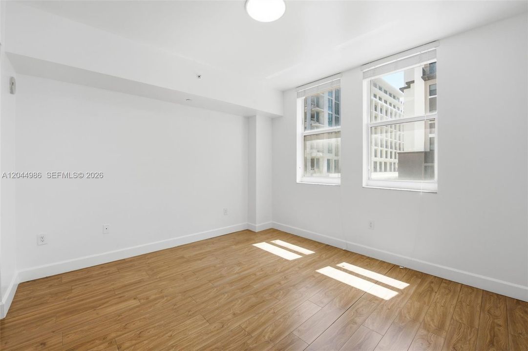 В аренду: $3,400 (2 спален, 2 ванн, 970 Квадратных фут)