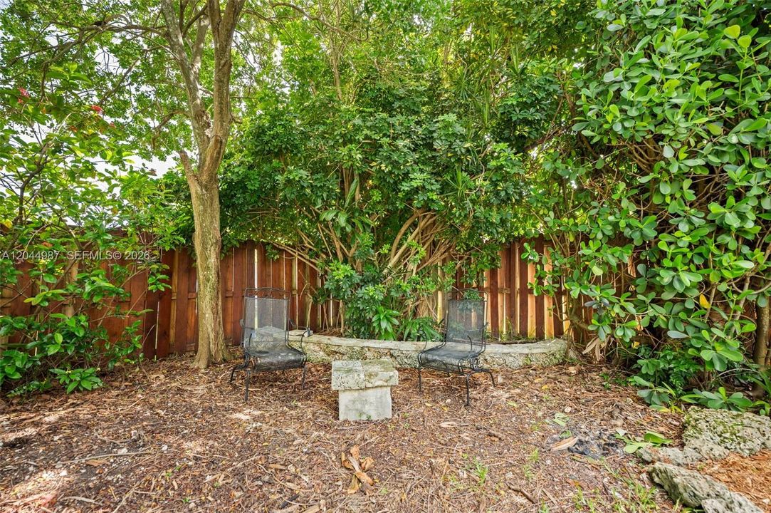 For Sale: $655,000 (3 beds, 2 baths, 1593 Square Feet)