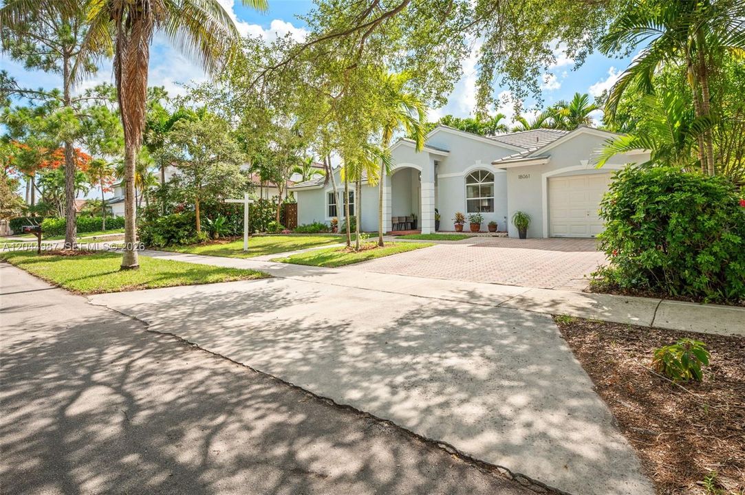 For Sale: $655,000 (3 beds, 2 baths, 1593 Square Feet)