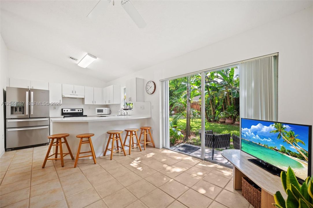 For Sale: $655,000 (3 beds, 2 baths, 1593 Square Feet)