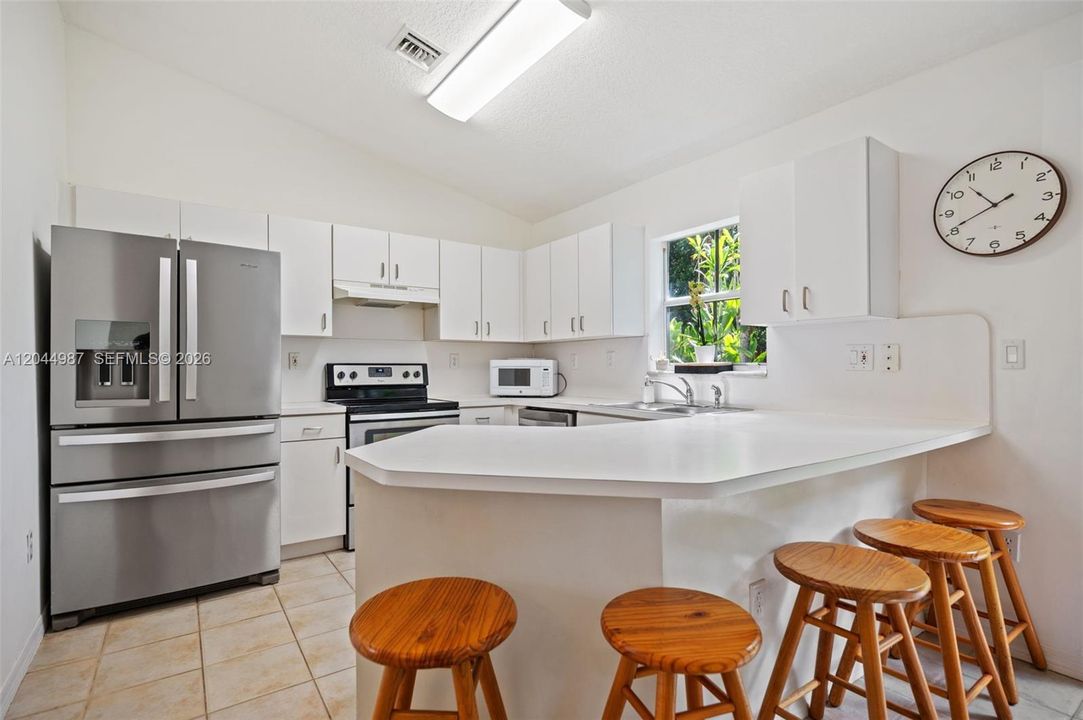 For Sale: $655,000 (3 beds, 2 baths, 1593 Square Feet)