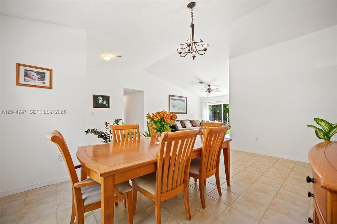 For Sale: $655,000 (3 beds, 2 baths, 1593 Square Feet)