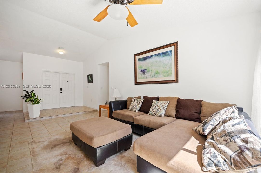 For Sale: $655,000 (3 beds, 2 baths, 1593 Square Feet)