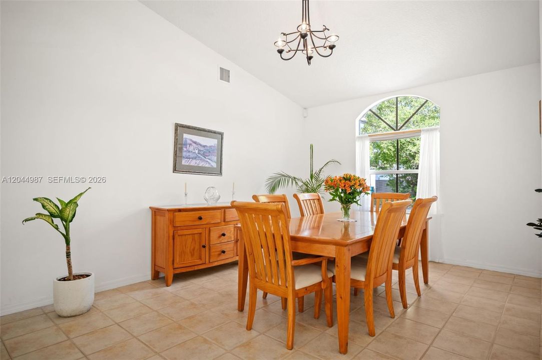 For Sale: $655,000 (3 beds, 2 baths, 1593 Square Feet)