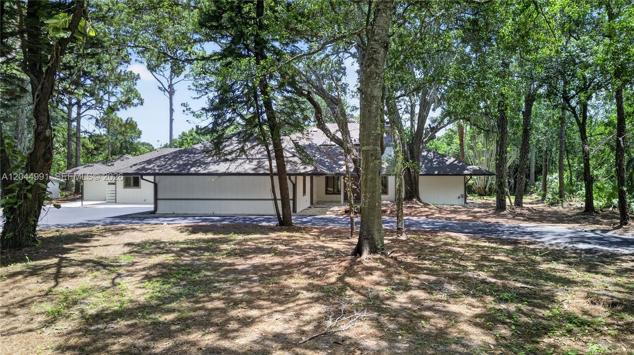 En Venta: $1,200,000 (5 camas, 5 baños, 3601 Pies cuadrados)