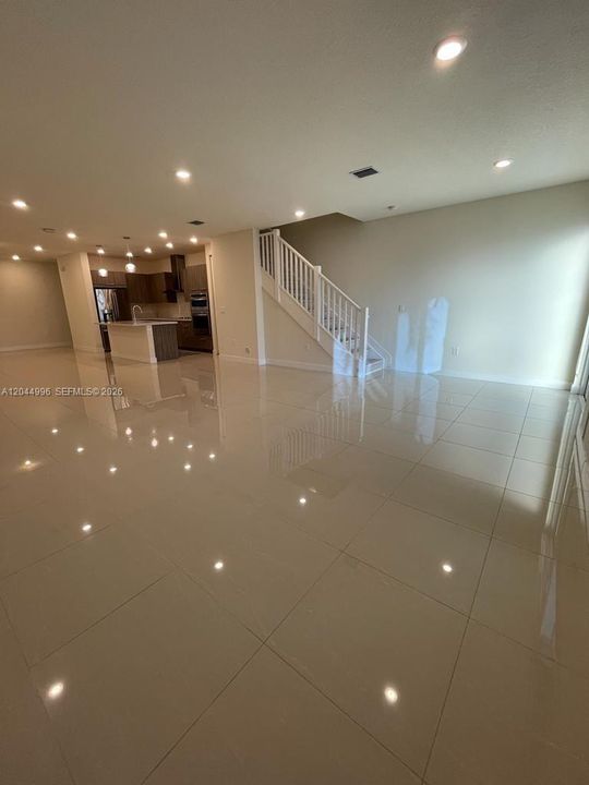 For Rent: $4,300 (3 beds, 3 baths, 2379 Square Feet)
