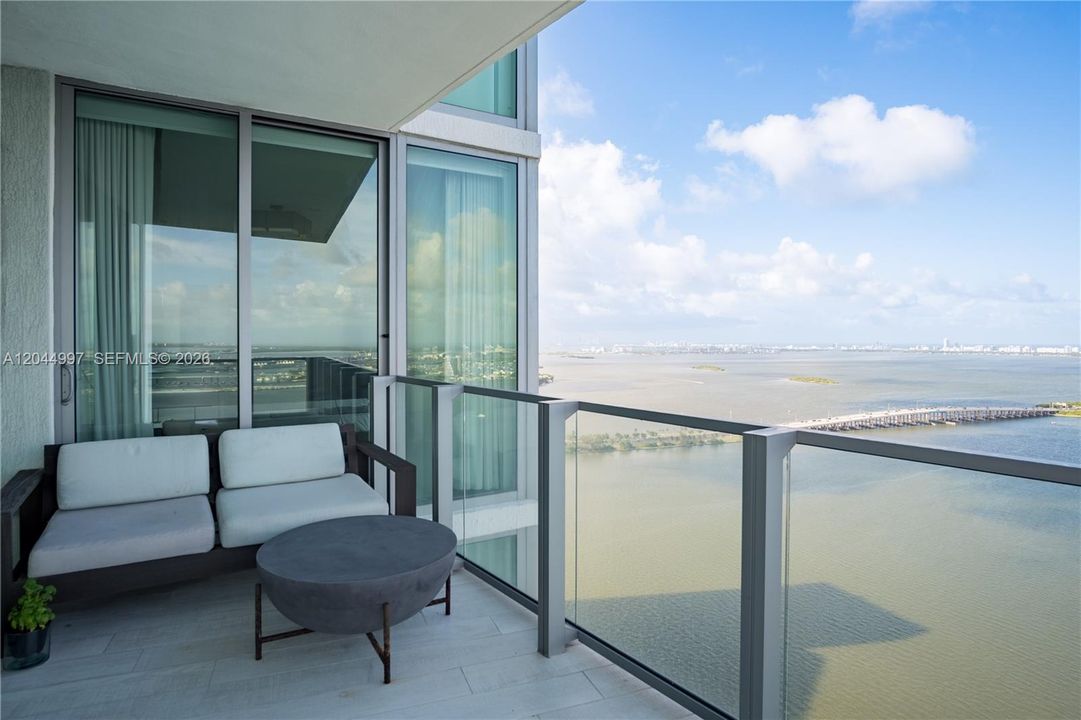 For Rent: $13,000 (3 beds, 4 baths, 1868 Square Feet)