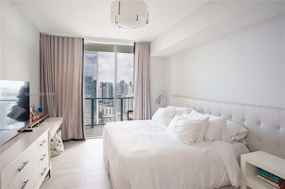 For Rent: $13,000 (3 beds, 4 baths, 1868 Square Feet)
