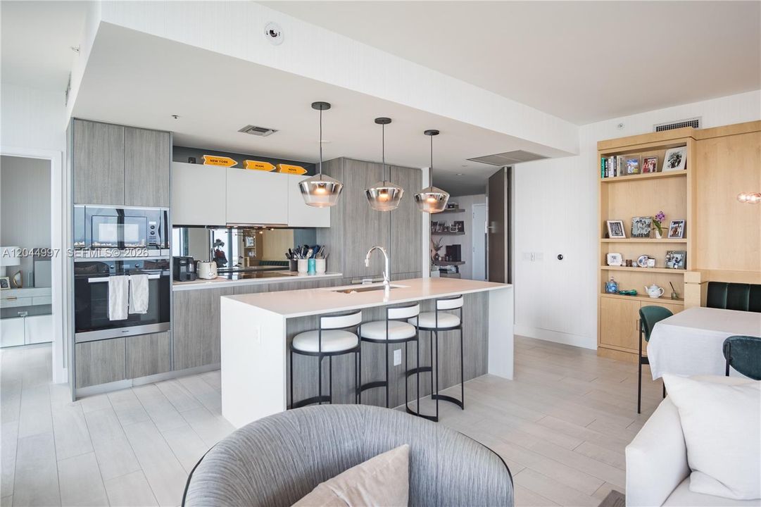 For Rent: $13,000 (3 beds, 4 baths, 1868 Square Feet)