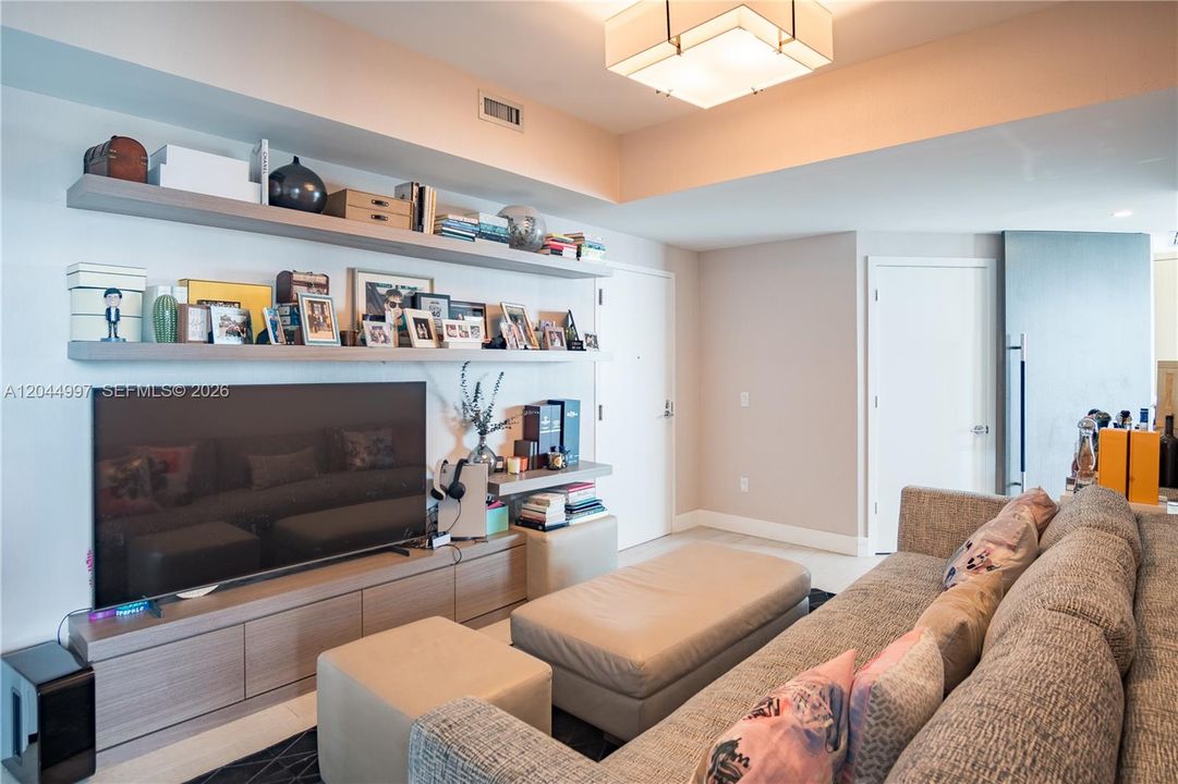 For Rent: $13,000 (3 beds, 4 baths, 1868 Square Feet)