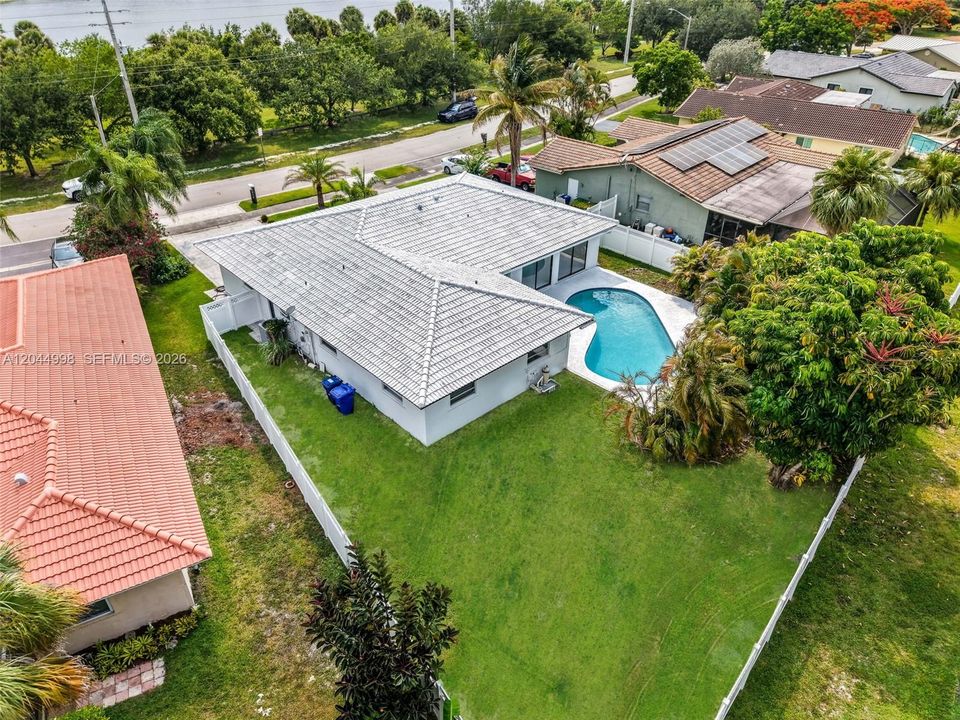 : $745,500 (4 спален, 2 ванн, 2006 Квадратных фут)