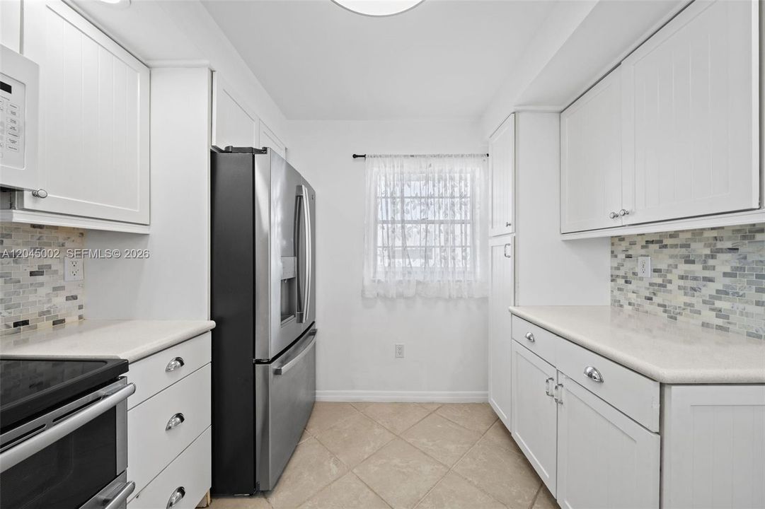 For Sale: $545,000 (2 beds, 2 baths, 1148 Square Feet)