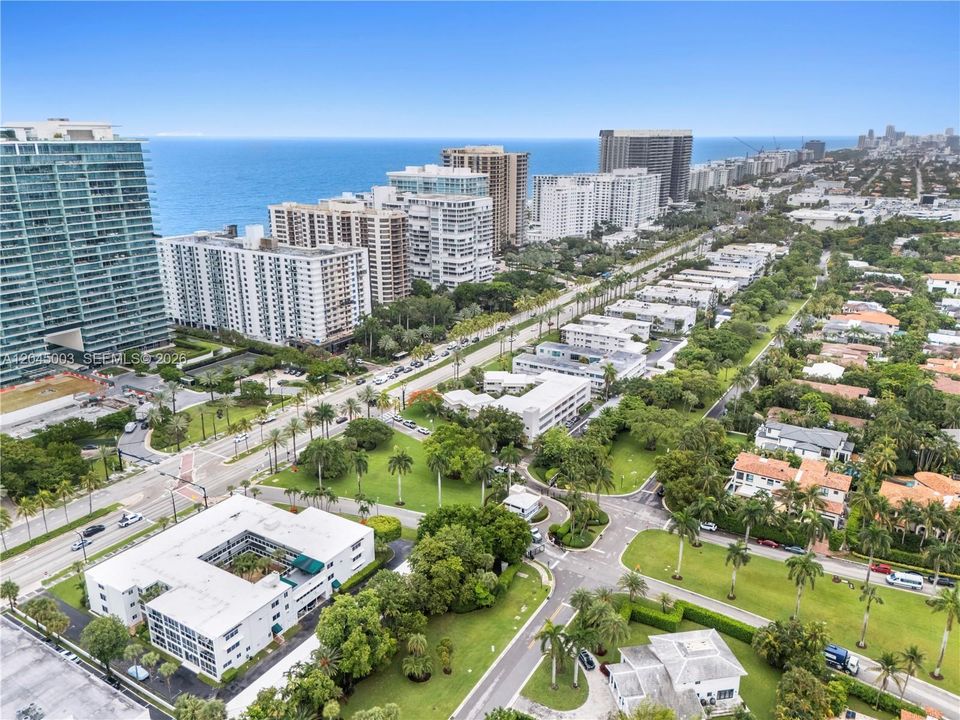 En Venta: $829,700 (2 camas, 2 baños, 760 Pies cuadrados)