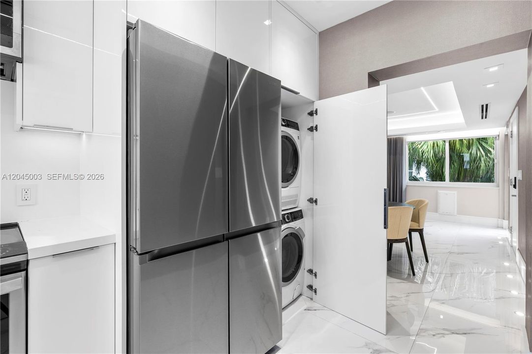 En Venta: $829,700 (2 camas, 2 baños, 760 Pies cuadrados)