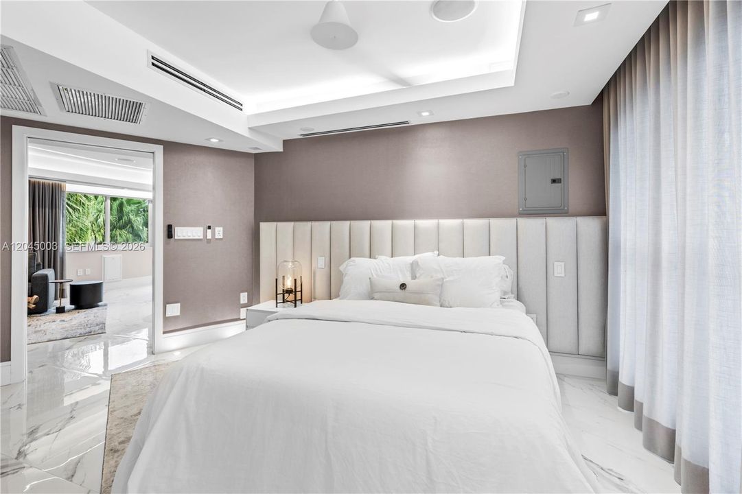 En Venta: $829,700 (2 camas, 2 baños, 760 Pies cuadrados)