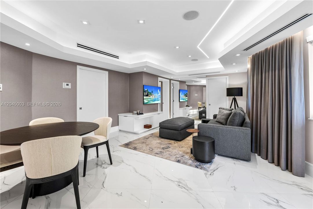 En Venta: $829,700 (2 camas, 2 baños, 760 Pies cuadrados)