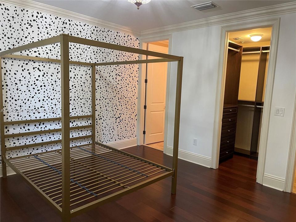 В аренду: $12,500 (5 спален, 4 ванн, 4303 Квадратных фут)