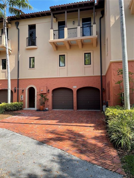 В аренду: $12,500 (5 спален, 4 ванн, 4303 Квадратных фут)