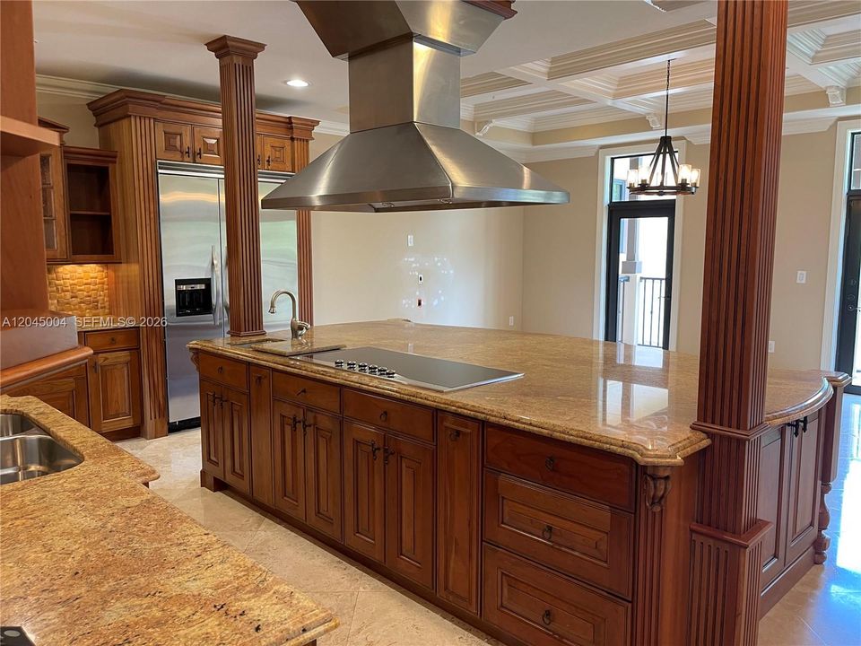 В аренду: $12,500 (5 спален, 4 ванн, 4303 Квадратных фут)