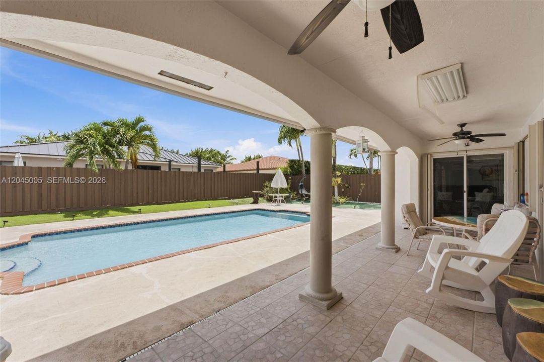 En Venta: $750,000 (3 camas, 2 baños, 1786 Pies cuadrados)