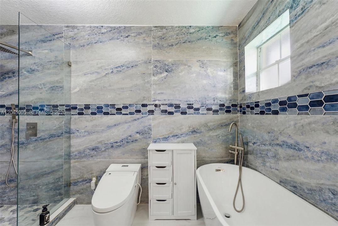 En Venta: $750,000 (3 camas, 2 baños, 1786 Pies cuadrados)
