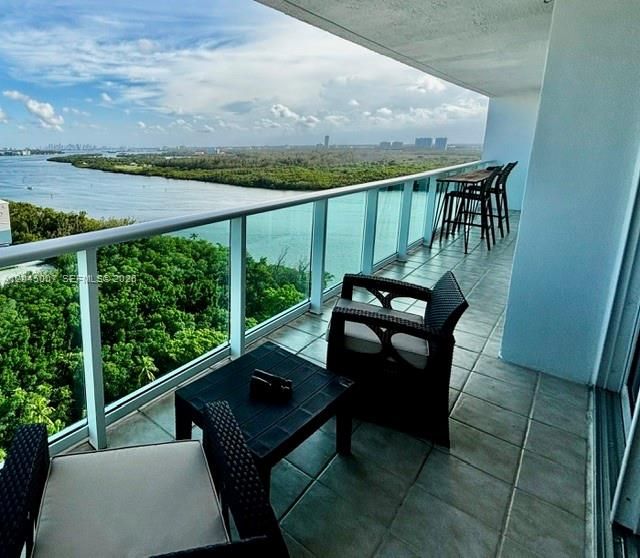 En Venta: $675,000 (2 camas, 2 baños, 1357 Pies cuadrados)