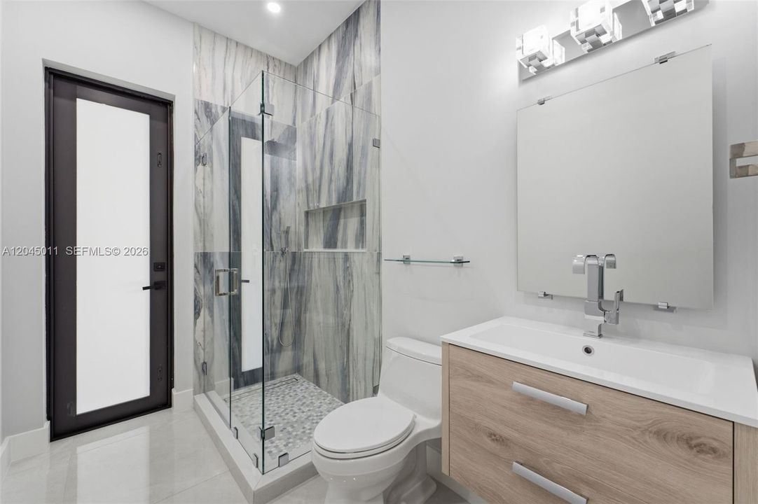 En Venta: $1,970,000 (5 camas, 4 baños, 3276 Pies cuadrados)
