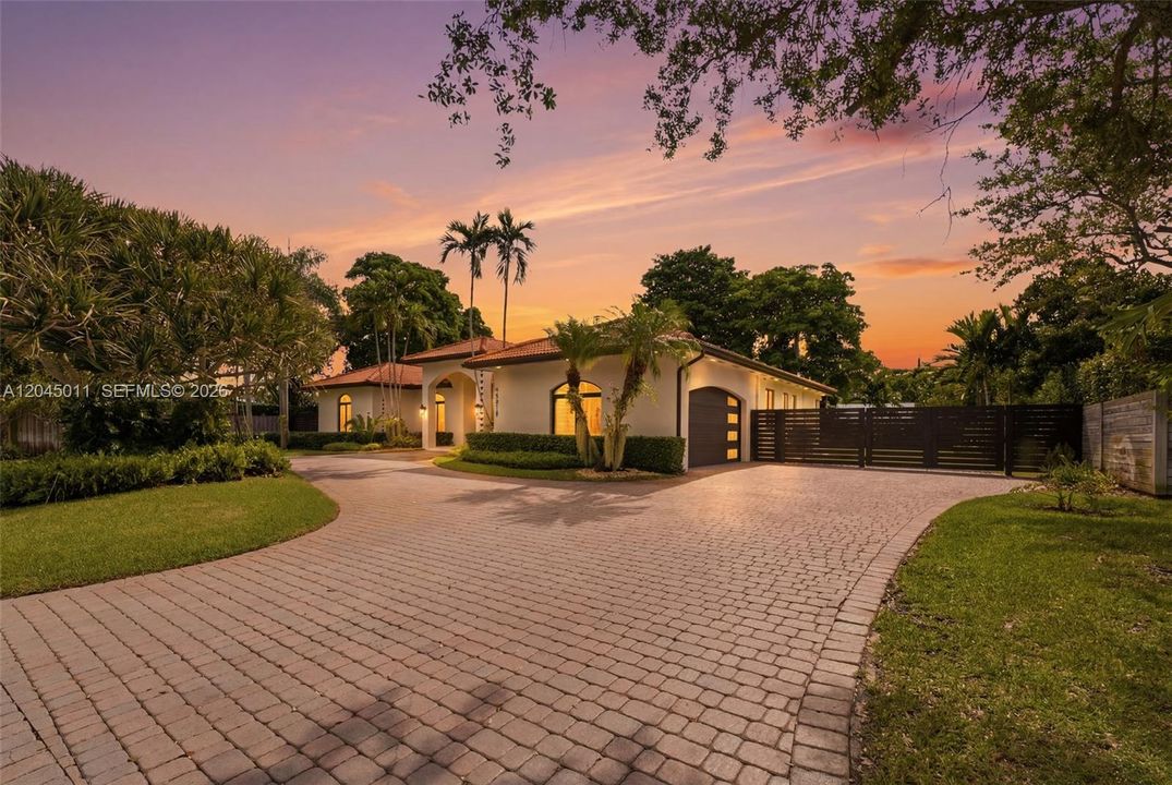 En Venta: $1,970,000 (5 camas, 4 baños, 3276 Pies cuadrados)