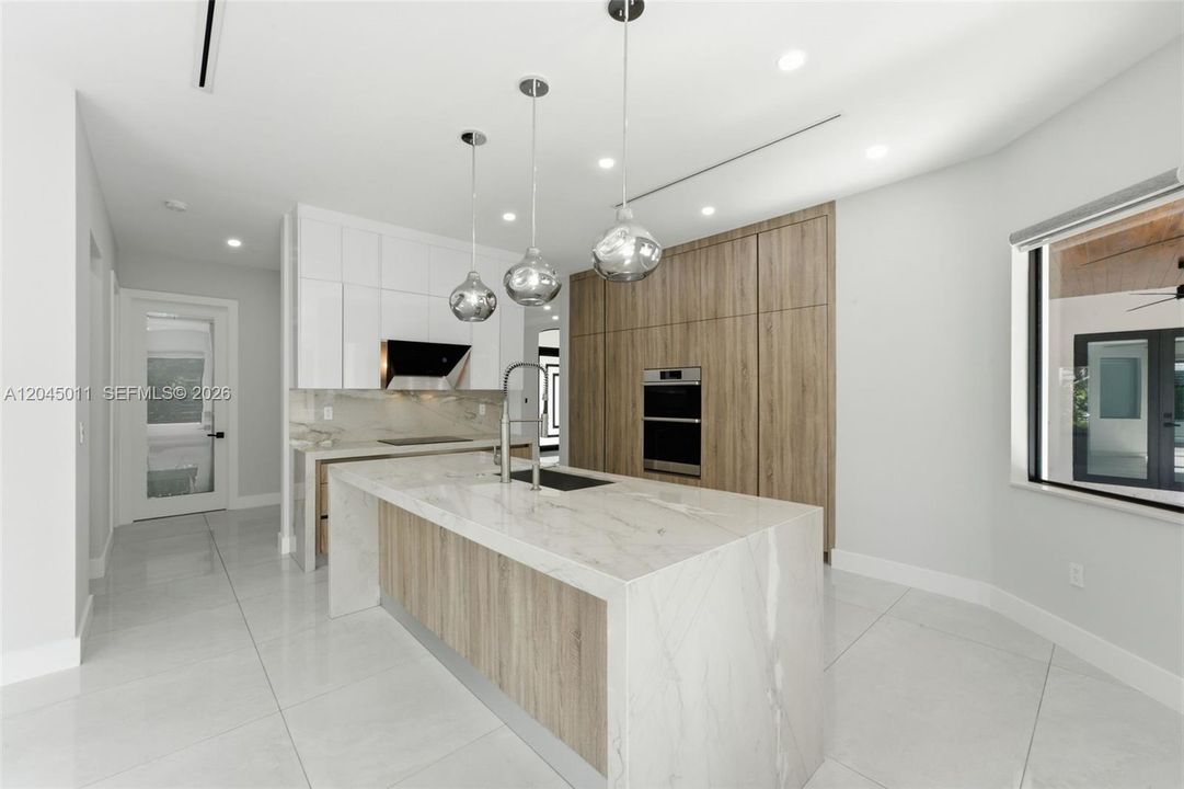 En Venta: $1,970,000 (5 camas, 4 baños, 3276 Pies cuadrados)
