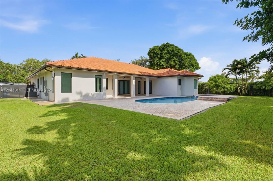 En Venta: $1,970,000 (5 camas, 4 baños, 3276 Pies cuadrados)